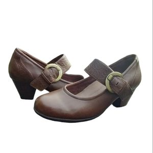 Earth Shoes Noble Wide Bark Women 7.5 Mary Jane Leather Buckle Dress Shoe